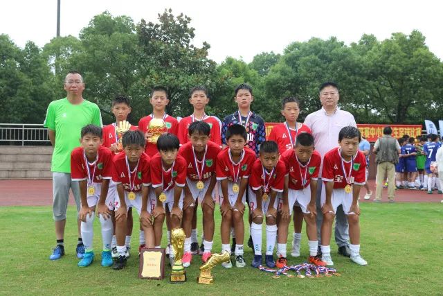 战术大师的小迷信 范加尔带了3条橙色内裤到卡塔尔
